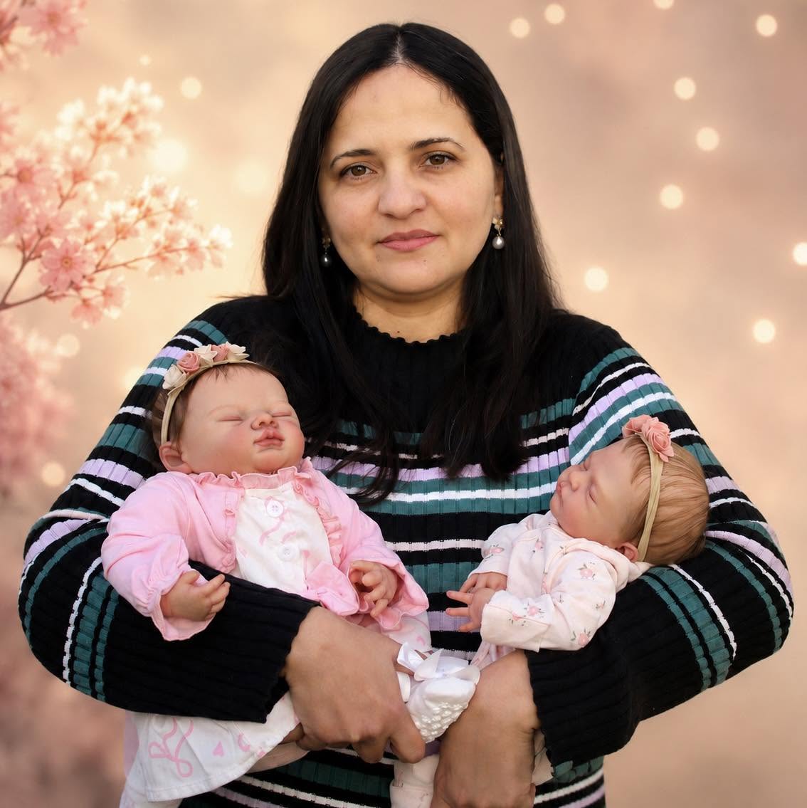 Danielle Cavalcanti com dois bebês reborn